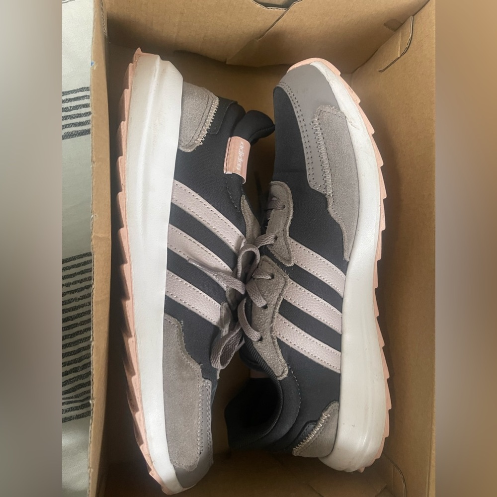 ADIDAS SHOES🚺
